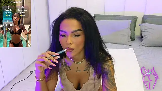 Snapshot of KimiBrown chatting on February 11, 10:37 am KimiBrown online show from February 11, 10:37 am