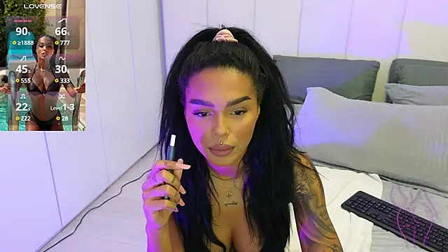 Snapshot of KimiBrown chatting on February 18, 11:22 am KimiBrown online show from February 18, 11:22 am