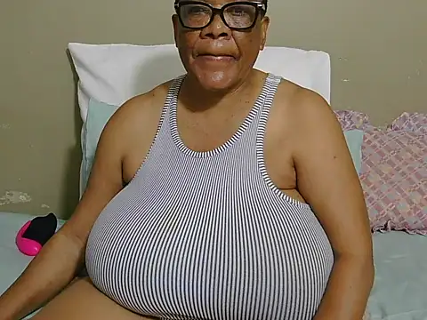 DairyQueen2 online show from May 4, 10:06 pm
