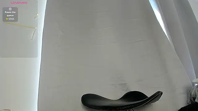 caroline tovar online show from January 31, 7:11 pm