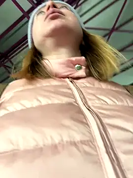 BrookeEvans online show from October 4, 7:01 pm