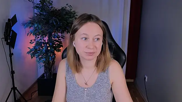 BrookeEvans online show from October 8, 8:50 pm