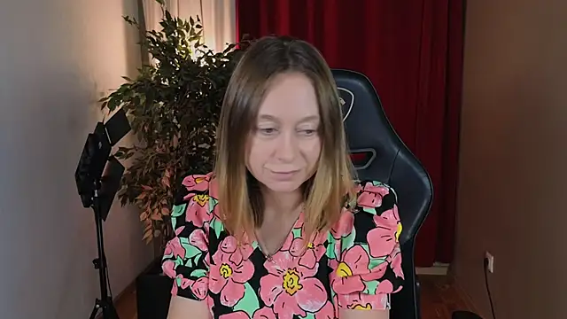 BrookeEvans online show from October 28, 12:52 pm