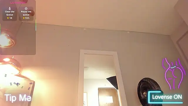 Snapshot of bonie_lov chatting on February 20, 10:32 pm bonie lov online show from February 20, 10:32 pm