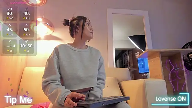 Snapshot of bonie_lov chatting on February 25, 10:30 pm bonie lov online show from February 25, 10:30 pm