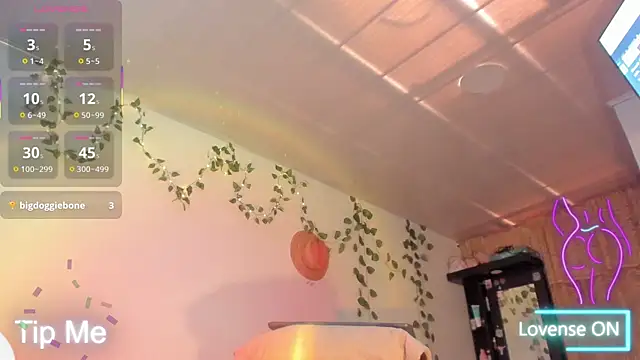 Snapshot of bonie_lov chatting on March 31, 10:10 pm bonie lov online show from March 31, 10:10 pm