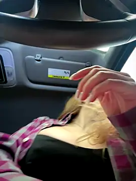 Kalli Fornia online show from December 14, 9:36 am