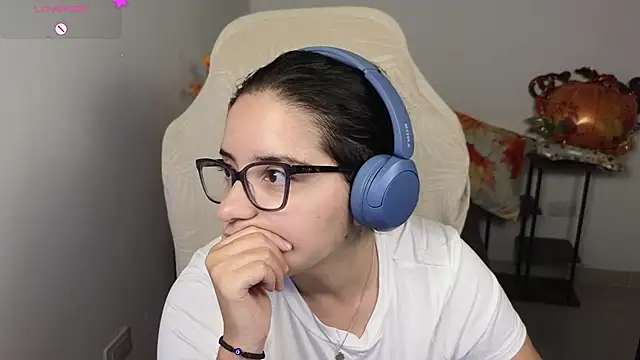 blue  moon  online show from November 30, 6:28 am