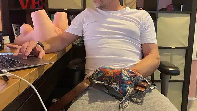 jimmi xxl online show from December 17, 9:15 am