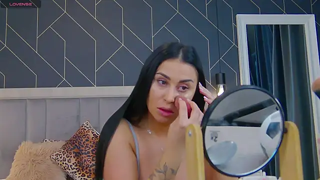 EmyLaveau online show from February 12, 6:08 am