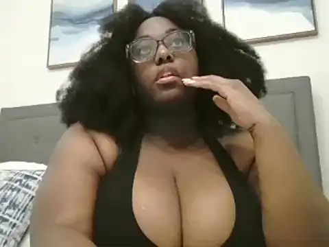 Snapshot of MissCC99 chatting on December 5, 8:00 am MissCC99 online show from December 5, 8:00 am