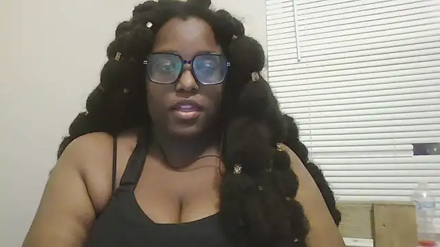 Snapshot of MissCC99 chatting on November 30, 4:16 am MissCC99 online show from November 30, 4:16 am