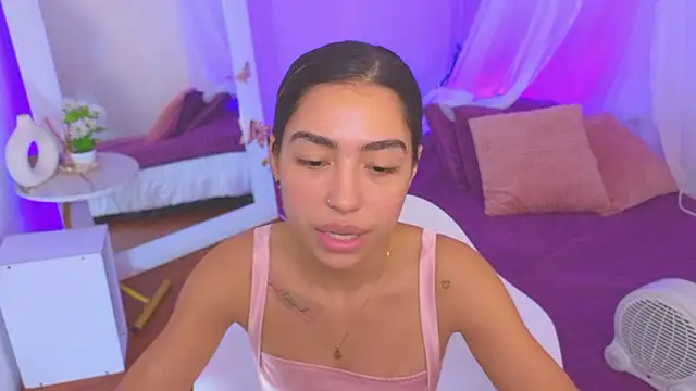 Snapshot of samantha_bss chatting on December 6, 2:17 pm samantha bss online show from December 6, 2:17 pm