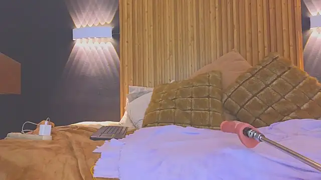 Snapshot of samantha_bss chatting on February 1, 6:19 pm samantha bss online show from February 1, 6:19 pm