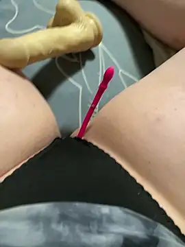 Snapshot of katcclovea chatting on October 30, 5:57 pm katcclovea online show from October 30, 5:57 pm