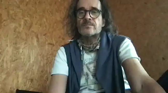 Snapshot of GioApri chatting on February 28, 3:15 pm GioApri online show from February 28, 3:15 pm