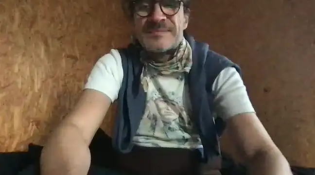 Snapshot of GioApri chatting on March 1, 3:38 pm GioApri online show from March 1, 3:38 pm