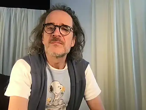 Snapshot of GioApri chatting on September 16, 9:10 am GioApri online show from September 16, 9:10 am