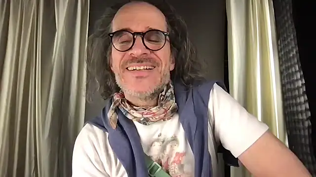 Snapshot of GioApri chatting on January 16, 9:41 pm GioApri online show from January 16, 9:41 pm