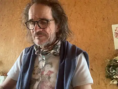 Snapshot of GioApri chatting on January 17, 10:42 am GioApri online show from January 17, 10:42 am