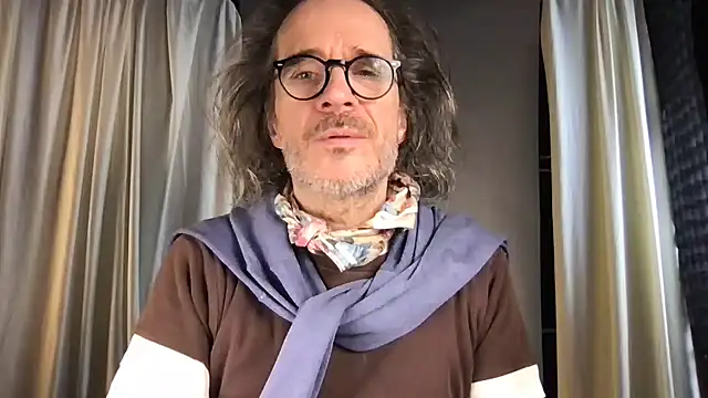 Snapshot of GioApri chatting on January 18, 1:04 pm GioApri online show from January 18, 1:04 pm