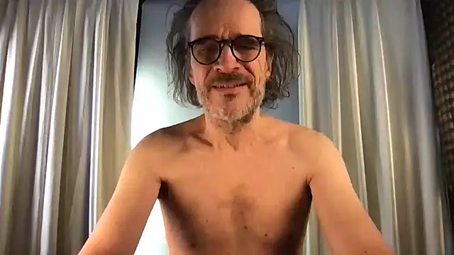 Snapshot of GioApri chatting on February 1, 12:37 pm GioApri online show from February 1, 12:37 pm