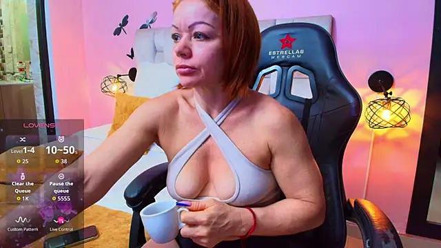 yulina xue online show from May 4, 9:55 pm