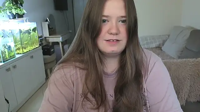 Snapshot of remirann_ chatting on September 30, 12:21 pm remirann  online show from September 30, 12:21 pm