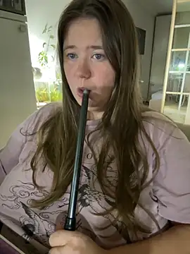 Snapshot of remirann_ chatting on October 5, 5:44 pm remirann  online show from October 5, 5:44 pm