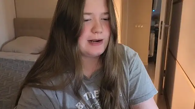 Snapshot of remirann_ chatting on October 20, 3:01 pm remirann  online show from October 20, 3:01 pm