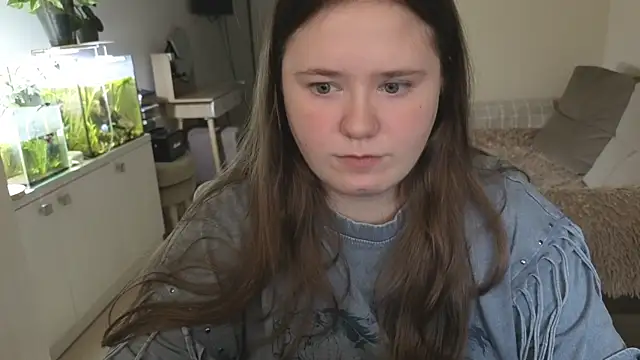 remirann  online show from December 18, 12:33 pm