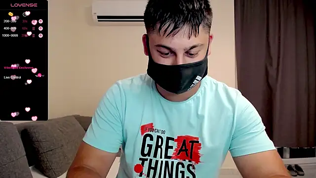 Snapshot of Tomguys chatting on September 19, 4:07 pm Tomguys online show from September 19, 4:07 pm