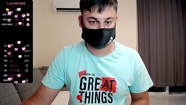 Snapshot of Tomguys chatting on September 20, 5:47 pm Tomguys online show from September 20, 5:47 pm