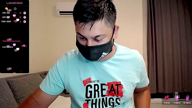 Snapshot of Tomguys chatting on September 21, 5:47 pm Tomguys online show from September 21, 5:47 pm