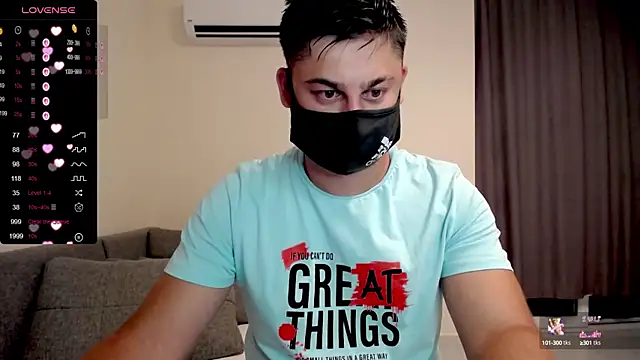 Snapshot of Tomguys chatting on September 22, 6:32 pm Tomguys online show from September 22, 6:32 pm