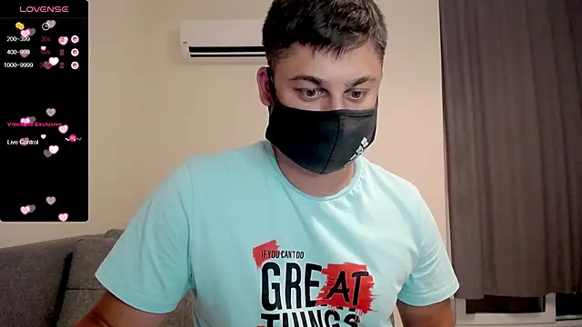 Snapshot of Tomguys chatting on September 27, 5:51 pm Tomguys online show from September 27, 5:51 pm