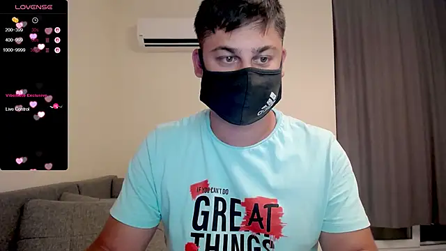 Snapshot of Tomguys chatting on September 28, 4:01 pm Tomguys online show from September 28, 4:01 pm