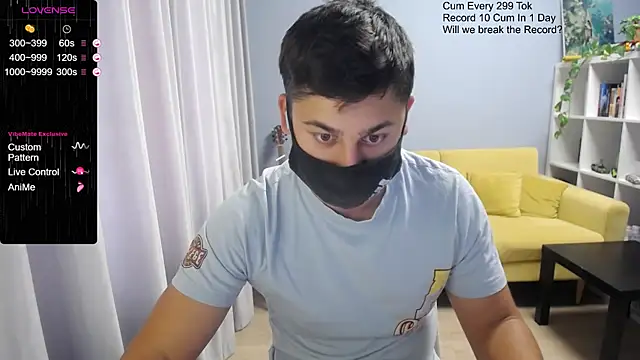 Snapshot of Tomguys chatting on October 20, 7:20 am Tomguys online show from October 20, 7:20 am