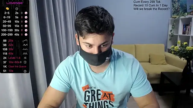 Snapshot of Tomguys chatting on October 25, 8:03 pm Tomguys online show from October 25, 8:03 pm