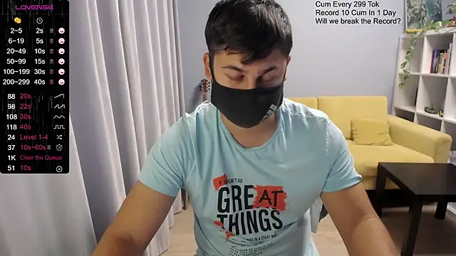 Snapshot of Tomguys chatting on October 26, 8:09 am Tomguys online show from October 26, 8:09 am