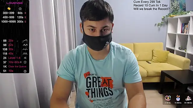 Snapshot of Tomguys chatting on November 1, 7:43 am Tomguys online show from November 1, 7:43 am