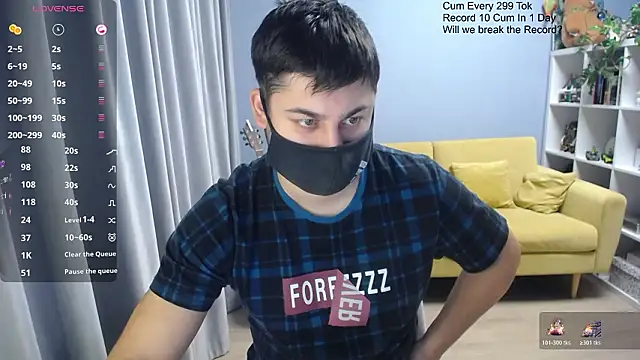 Snapshot of Tomguys chatting on February 25, 7:18 am Tomguys online show from February 25, 7:18 am