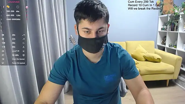 Snapshot of Tomguys chatting on February 26, 8:35 am Tomguys online show from February 26, 8:35 am