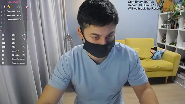 Snapshot of Tomguys chatting on March 3, 8:42 am Tomguys online show from March 3, 8:42 am