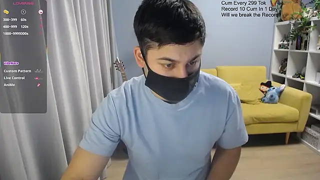 Snapshot of Tomguys chatting on March 4, 7:47 am Tomguys online show from March 4, 7:47 am