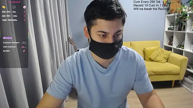 Snapshot of Tomguys chatting on March 5, 7:59 am Tomguys online show from March 5, 7:59 am