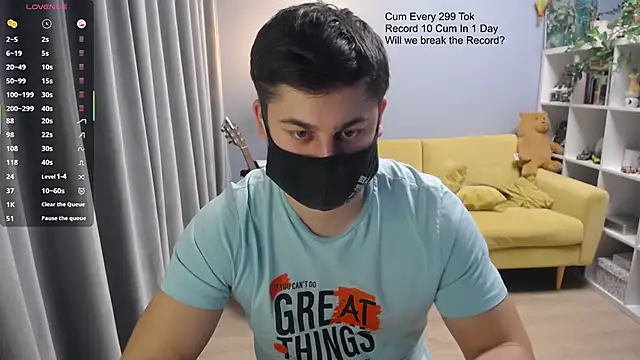 Snapshot of Tomguys chatting on March 10, 7:08 pm Tomguys online show from March 10, 7:08 pm