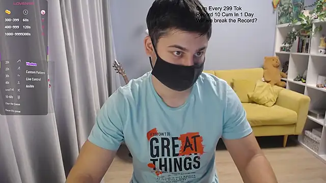 Snapshot of Tomguys chatting on March 11, 7:47 am Tomguys online show from March 11, 7:47 am