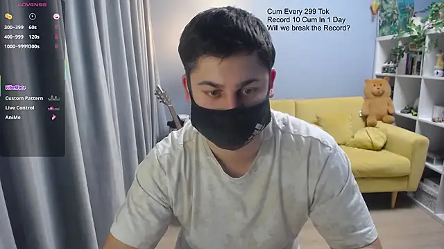 Snapshot of Tomguys chatting on March 11, 7:53 pm Tomguys online show from March 11, 7:53 pm