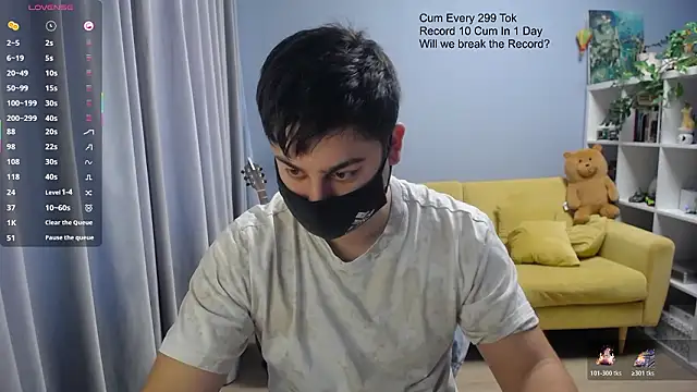 Snapshot of Tomguys chatting on March 13, 8:32 am Tomguys online show from March 13, 8:32 am